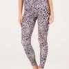 Onzie High Rise Legging Rose Giraffe